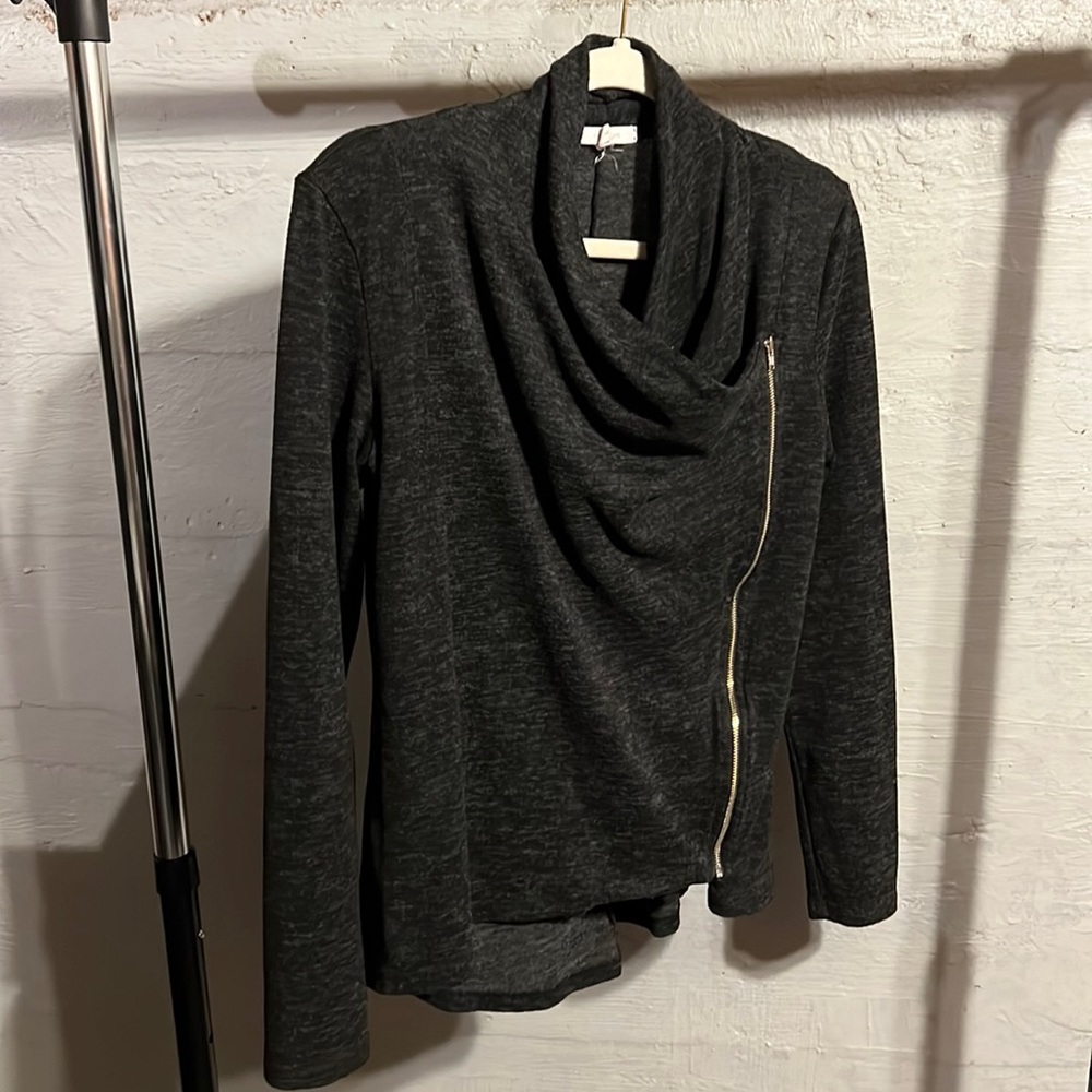 Zip sweater that you can wear zipped or open